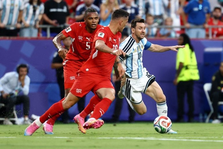 Hantu Maradona di Balik Laga Argentina vs Inggris: Bukan Sekadar Sepak Bola